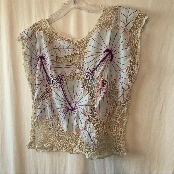 Vintage Cutwork Flower and Fishnet Top Sz M - Picture 4 of 10